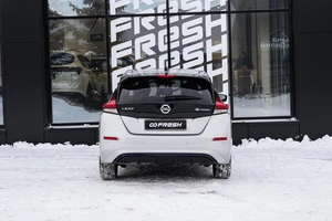 Хетчбэк Nissan Leaf 2018 года, 1890000 рублей, Ульяновск