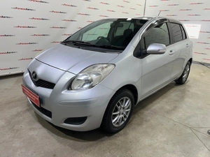 Хетчбэк Toyota Vitz 2009 года, 595000 рублей, Красноярск