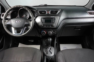 Седан Kia Rio 2012 года, 799000 рублей, Тюмень
