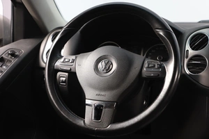 Внедорожник Volkswagen Tiguan 2011 года, 1309000 рублей, Новосибирск