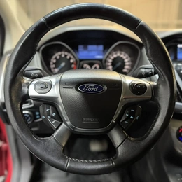 Седан Ford Focus 2012 года, 927000 рублей, Красноярск