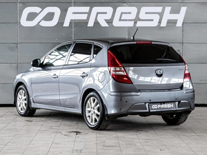 Хетчбэк Hyundai i30 2011 года, 899000 рублей, Краснодар