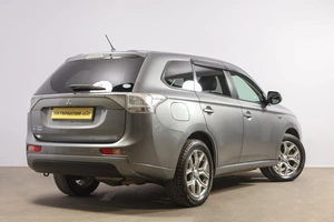 Внедорожник Mitsubishi Outlander 2015 года, 1929000 рублей, Новосибирск