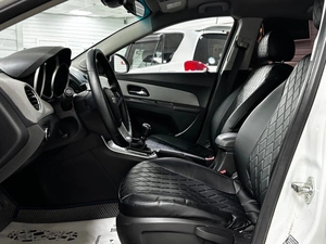 Хетчбэк Chevrolet Cruze 2013 года, 650000 рублей, Ачинск