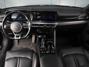 Седан Kia K5 2021 года, 2340000 рублей, Омск