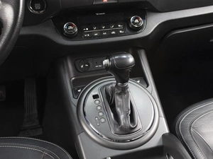 Внедорожник Kia Sportage 2013 года, 1295000 рублей, Омск