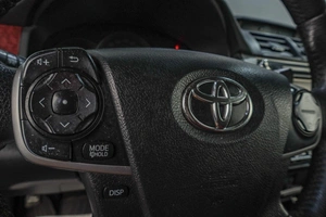 Седан Toyota Camry 2014 года, 1669000 рублей, Челябинск