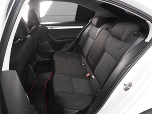 Лифтбек Skoda Octavia 2015 года, 1599000 рублей, Красный Пахарь
