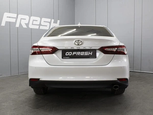 Седан Toyota Camry 2019 года, 3350000 рублей, Омск
