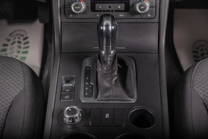 Внедорожник Volkswagen Touareg 2012 года, 2459000 рублей, Томск