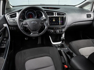 Хетчбэк Kia Ceed 2013 года, 965000 рублей, Краснодар
