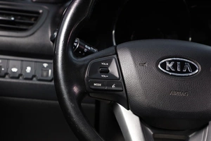 Седан Kia Rio 2012 года, 899000 рублей, Новосибирск