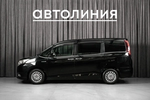 Минивэн Toyota Esquire 2015 года, 1700000 рублей, Красноярск