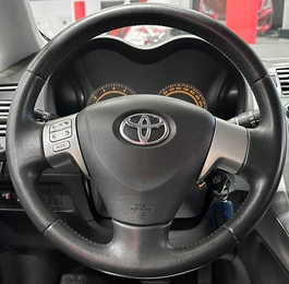 Хетчбэк Toyota Auris 2008 года, 797000 рублей, Красноярск