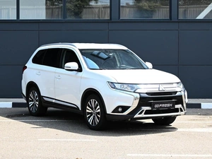 Внедорожник Mitsubishi Outlander 2021 года, 1999000 рублей, Кирилловка