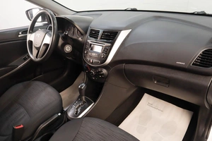 Седан Hyundai Solaris 2016 года, 989000 рублей, Челябинск