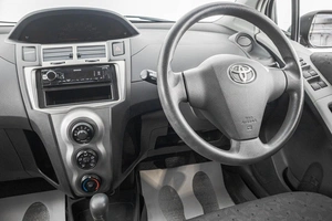 Хетчбэк Toyota Vitz 2010 года, 649000 рублей, Барнаул