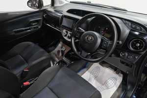 Хетчбэк Toyota Vitz 2018 года, 999000 рублей, Новокузнецк