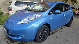 Хетчбэк Nissan Leaf 2013 года, 1299000 рублей, Красноярск