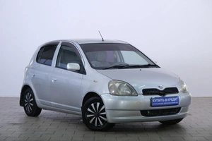 Хетчбэк Toyota Vitz 2000 года, 389000 рублей, Омск