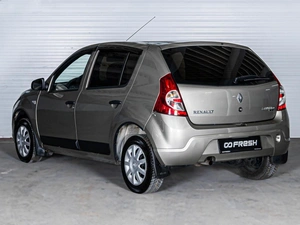 Хетчбэк Renault Sandero 2010 года, 569000 рублей, Ставрополь