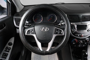 Седан Hyundai Solaris 2016 года, 1329000 рублей, Тюмень