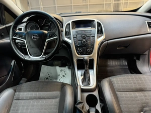 Хетчбэк Opel Astra GTC 2012 года, 857000 рублей, Красноярск