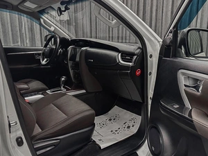 Внедорожник Toyota Fortuner 2017 года, 3000000 рублей, Красноярск