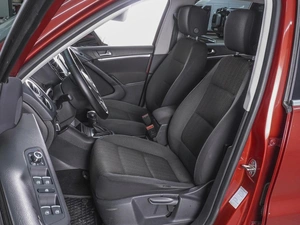 Внедорожник Volkswagen Tiguan 2011 года, 900000 рублей, Ростов-на-Дону