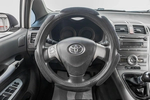 Хетчбэк Toyota Auris 2007 года, 599000 рублей, Барнаул