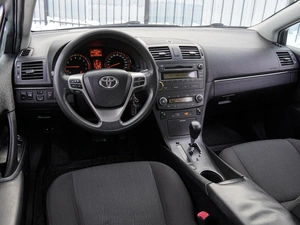 Седан Toyota Avensis 2010 года, 1050000 рублей, Волгоград