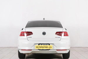 Седан Volkswagen Passat 2016 года, 1639000 рублей, Красноярск