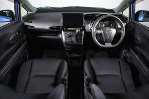 Минивэн Toyota Wish 2015 года, 2189000 рублей, Сургут