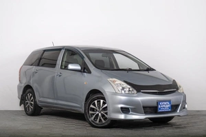 Минивэн Toyota Wish 2005 года, 699000 рублей, Томск