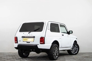 Внедорожник ВАЗ (LADA) Niva 2016 года, 599000 рублей, Сургут