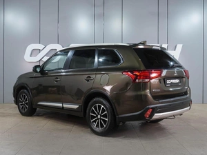 Внедорожник Mitsubishi Outlander 2017 года, 1699000 рублей, Воронеж