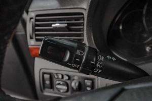 Седан Toyota Avensis 2004 года, 769000 рублей, Челябинск