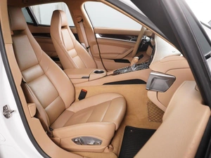 Лифтбек Porsche Panamera 4 2010 года, 2905000 рублей, Красный Пахарь