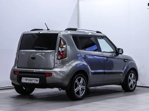Хетчбэк Kia Soul 2011 года, 700000 рублей, Красноярск