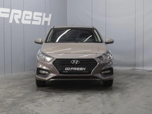 Седан Hyundai Solaris 2017 года, 1066777 рублей, Омск