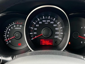 Хетчбэк Kia Rio 2013 года, 826000 рублей, Ижевск