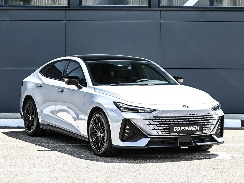 Лифтбек Changan UNI-V 2024 года, 2524000 рублей, Кирилловка