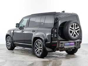 Внедорожник Land Rover Defender 2021 года, 6825444 рублей, Москва