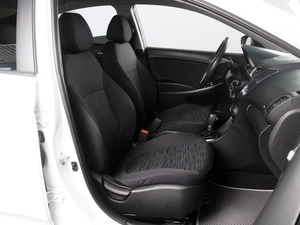 Седан Hyundai Solaris 2015 года, 1130000 рублей, Красный Пахарь