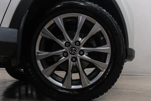 Внедорожник Toyota RAV4 2015 года, 2379000 рублей, Новокузнецк