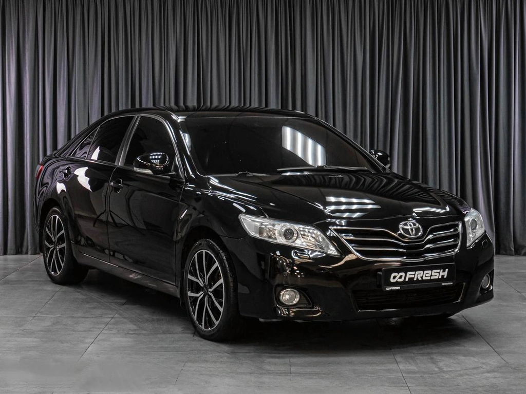 Седан Toyota Camry 2010 года, 1329000 рублей, Тюмень