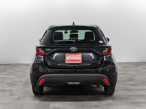 Хетчбэк Toyota Yaris 2020 года, 1075000 рублей, Красноярск