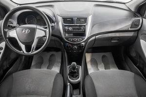 Седан Hyundai Solaris 2011 года, 659000 рублей, Барнаул