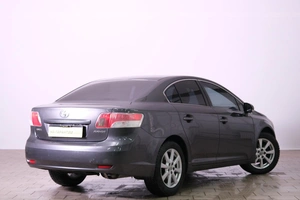 Седан Toyota Avensis 2009 года, 1179000 рублей, Омск