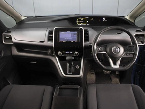 Минивэн Nissan Serena 2018 года, 1930000 рублей, Омск